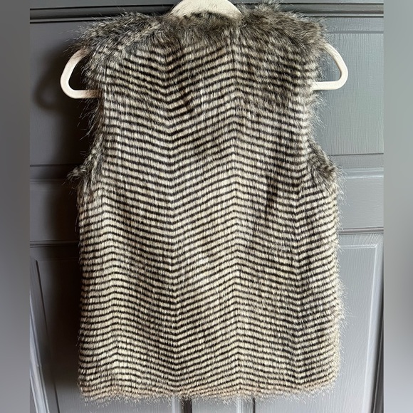 Faux‎ Fur Boho Gray/Brown Vest - Picture 5 of 5